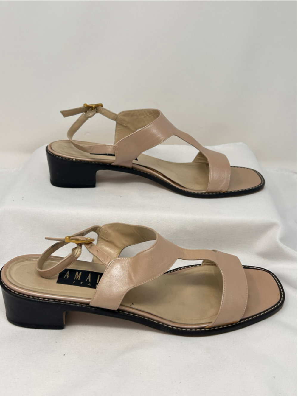 Amalfi Made in Italy Leather T-Strap Sandals Size 10B Beige Low Block Heel